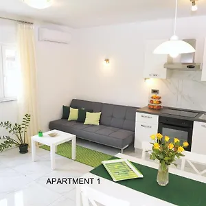 ondina-apartments.in-istria.net/