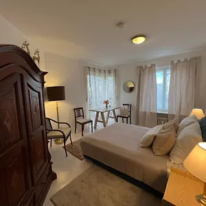 Privatunterkunft 15 Qm Mit Gemeinschaftsbad, München